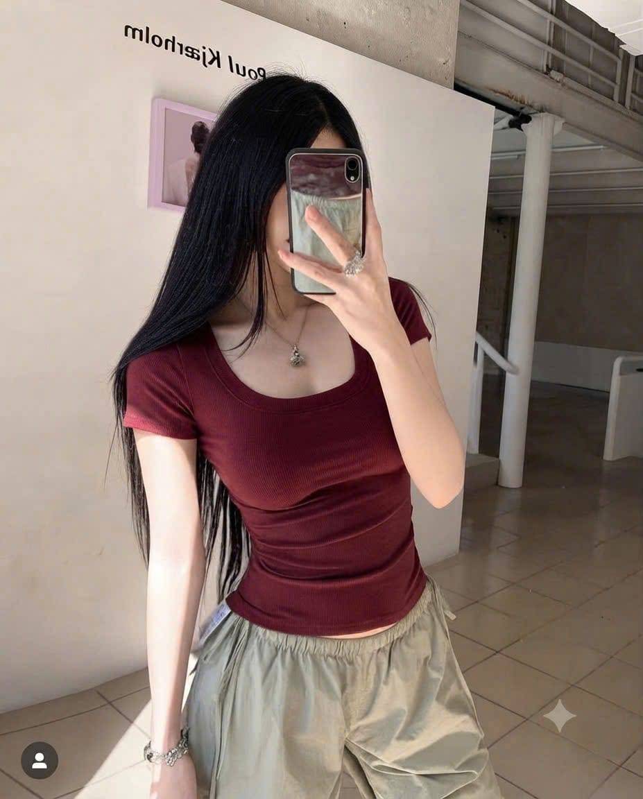 ເສື້ອຍືດບໍ່ມີລາຍ